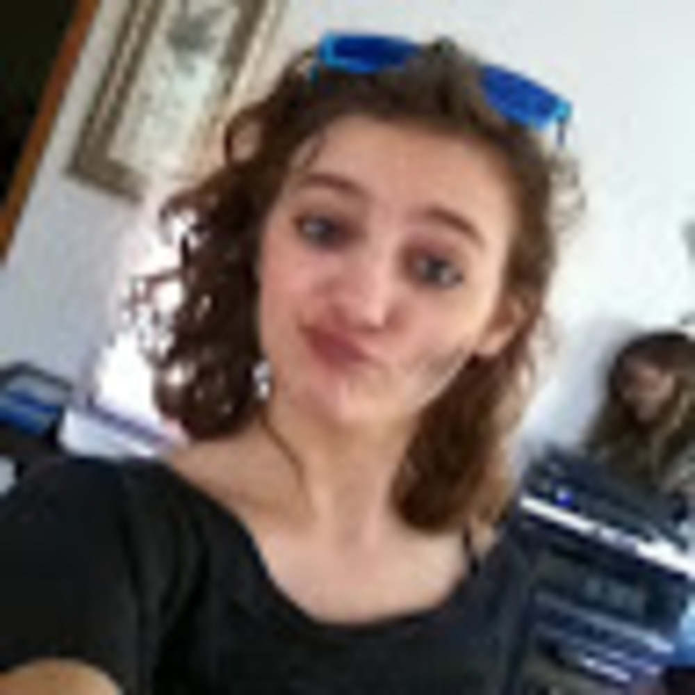 Meet your Posher, Lara